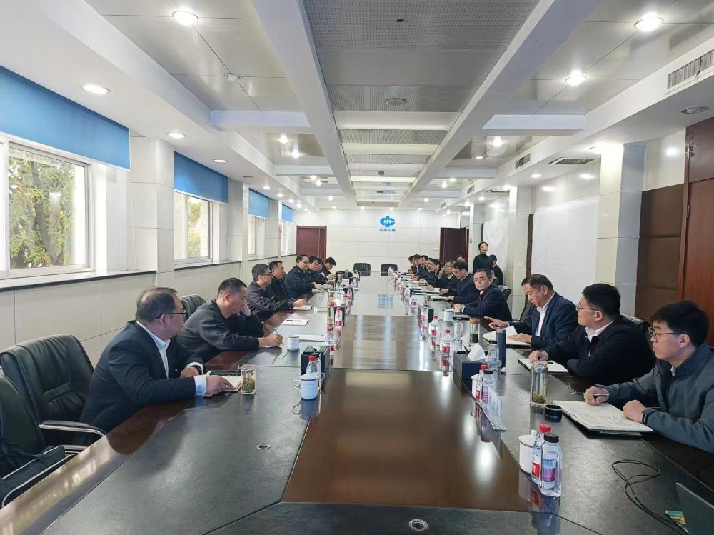 杨旭峰赴新集一矿督导安全生产工作